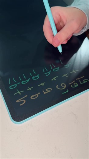 Looking for a screen-free toy that actually keeps your kids busy? This LCD doodle pad is a game-changer for moms with kids aged 3–8. No mess, no noise, just endless drawing, learning, and quiet time. Perfect for winter break, car rides, restaurants, and everyday play. #giftsforkids #screenfreeplay #tiktokshopblackfriday #greatgifts