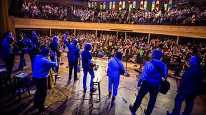 Béla Fleck Celebrates ‘My Bluegrass Heart’ With All-Star Concert At The Ryman
