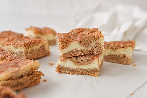 Snickerdoodle Cream Cheese Blondies