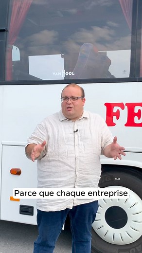 Jean, 20 ans, a suivi la formation de conducteur bus-car au centre de compétence Forem Logistique d’Estaimpuis 🚌 Une formation qui a débouché directement sur un contrat chez Fermontours 💪 Envie de découvrir le métier de conducteur de bus-car ? 📆 Participez aus prochaines séances d’info près de chez vous ! 👉 https://bit.ly/3AQQtqc 🤝 Fbaa | Le Forem