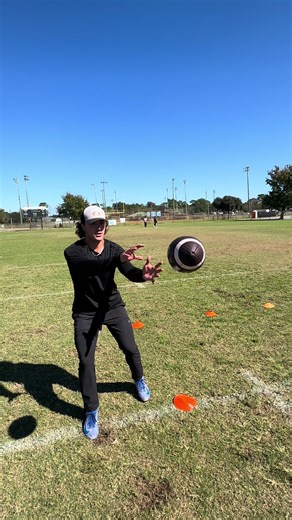 Day by day 👣👣 • • • #coastalqb #florida #fyp #football #workout