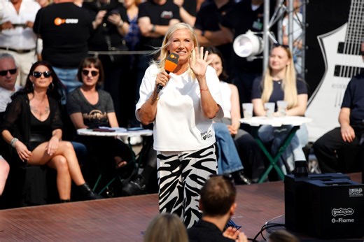 Andrea Kiewel feiert Finale: "ZDF-Fernsehgarten" 2025 endet mit Oktoberfest und Tour