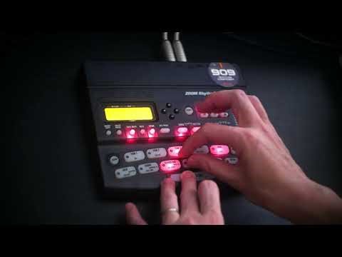 Zoom RhythmTrak RT-223Techno Jam With GroovePLAY Mode