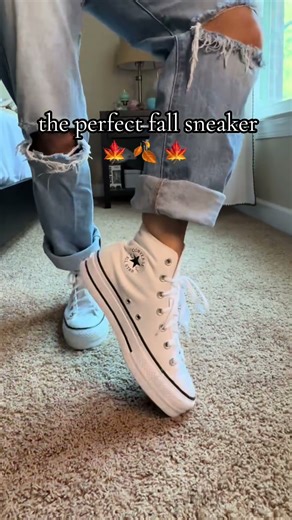 🍁 The only fall shoe on my list 👏🏻 white converse platform sneakers are everythingggggggg