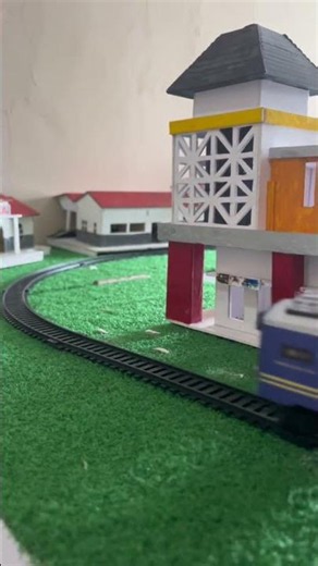 Long Train Consist Passing Through a Large Railway Station #train#miniaturetrain