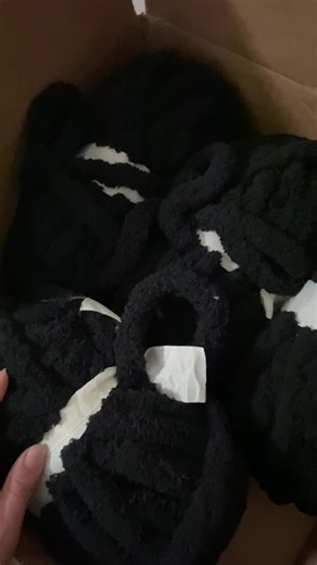 finger crocheting a blanket!! the blankets about six feet long so im pretty sure im not going to have enough yarn to finish the whole thing. im still going to continue it tho 😅 we’ll figure out the rest later haha #crochetblanket #fingercrochet #crochetbyhand #crochet #crochetersoftiktok #crochettiktok #crochettok #handmadeblanket #yarnhousecrafts