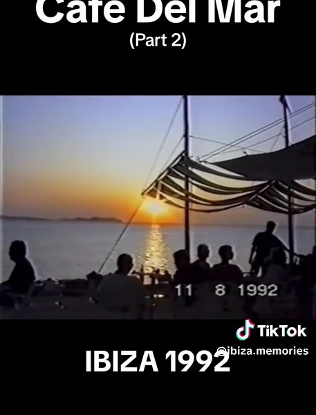 Café Del Mar: Música de los 90 en Ibiza