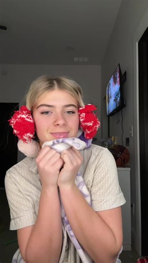 so bouncy #fyp #curls #sockcurls #viralvideo #foryoupage | sock curls tutorial