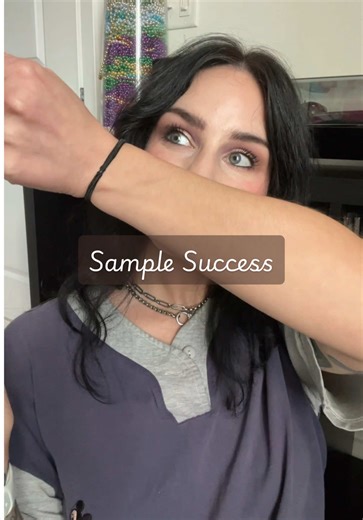 Okay, I am 100000% going to spend more time with this entire discovery set but I was too blown away by Jasmine Freak to not post a quick video of my first impression. What’s everyone’s favorite @Room 1015 fragrance??? #perfume #fragrance #perfumetiktok #perfumereview #room1015