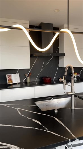 As dinner party season approaches, create a kitchen that captures the spirit of fall where bold countertops meet the sleek lines of the Monogram Minimalist Collection. | Monogram Appliances