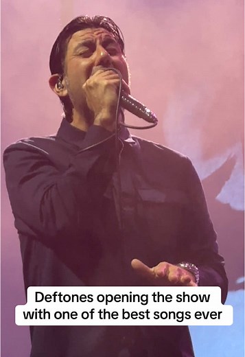 Deftones Live Performance: An Epic Opening Show