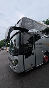 The tour bus is very luxurious🤩🙌 #reels #busmania #fyp #luxurybus #firstclass #luxuryous #vipclassbus #luxurylifestyle | Anak Terminal