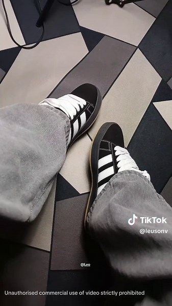 Korn Shoes Review: Best Unisex Sneakers for Formal Outfits