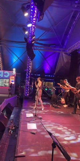 Let’s go girls… but make it absolutely not about Shania Twain.