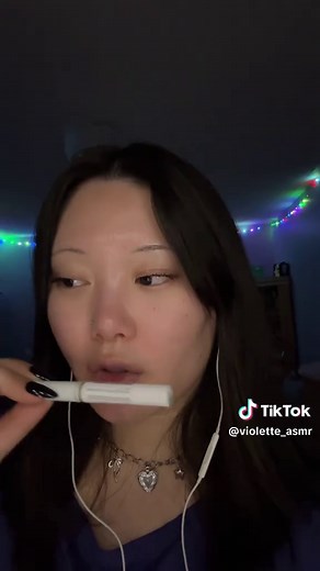 “pen” noms mouth sounds #asmr #mouthsounds #pennoms #lofiasmr #asmrsounds #asmrtiktoks #asmrvideo #lofimouthsounds