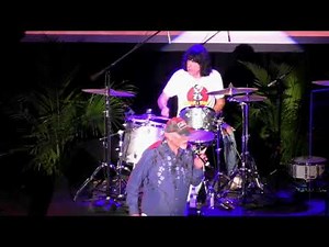 Ramones drummer Marky Ramone + The Beach Boys' Mike Love - "Rockaway Beach" LIVE