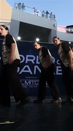 Concept of Movement flows creatively and delivers expressive energy 🌊⚡ #dance #ytshorts#worldofdance