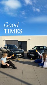 Wer sagt, Autos können nicht reden? 🤫 Monja und Caro genießen den Moment, aber ihre MINIs übernehmen den Talk! 🚗💬 Limo, gute Vibes und MINI-Style – so verbindet MINI! Mit wem würdest Du diesen Moment gerne erleben? 👯‍♀️👇 #MINI #MINIJCW #JohnCooperWorks #MINIAceman #GoodTimes #MINILove ___ MINI John Cooper Works: Pflichtangaben gemäß Pkw-EnVKV nach WLTP: Energieverbrauch kombiniert: 6,8 l/100 km; WLTP CO2-Emissionen kombiniert: 154 g/km; CO2-Klasse: E. MINI Aceman SE: Pflichtangaben gemäß Pk