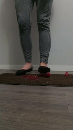 Crushing crunchy objects in flats #crushexperiment #crushtest #asmrcrush #Pebbles