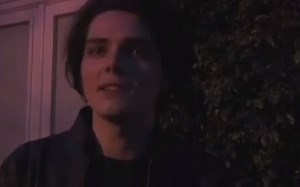 【Gerard Way】10 minutes of gerard way smoking