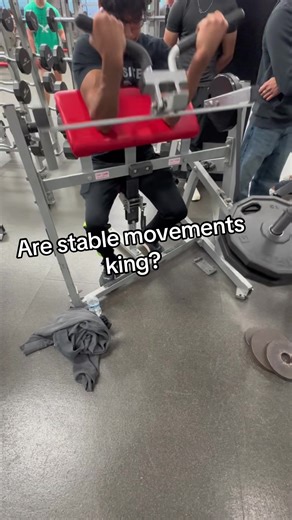 So here’s the summary while it is true that a stable movement will be better as it provides more support and therefore you can bias a muscle group easier, a non stable movement isn’t bad. A movement can still great and be less stable. If you have the option for more stability you should choose it but it doesn’t make or break anything. #fyp #gymtok #slippylifts #gymadvice