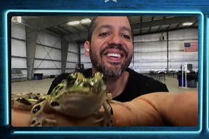 Watch David Blaine and His ‘Magical Assistant’ Frog Read (and Blow) Jimmy Fallon’s Mind (Video)