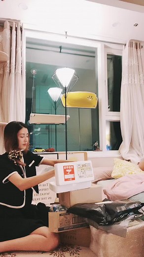 Vicky unboxing #unboxing #fyp #vickynguyen