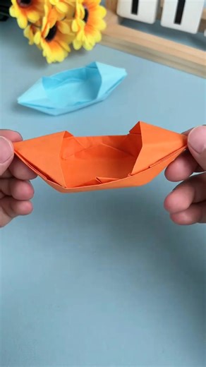 Step-by-Step Origami Paper Boat ⛵ #origami #paperboat #diycraft #funart #easycraft #kidsactivity #papercraft #boatart #creativeidea #foldingfun | paper craft