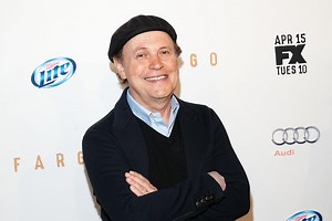 First look at Billy Crystal’s sitcom return in ‘The Comedians’