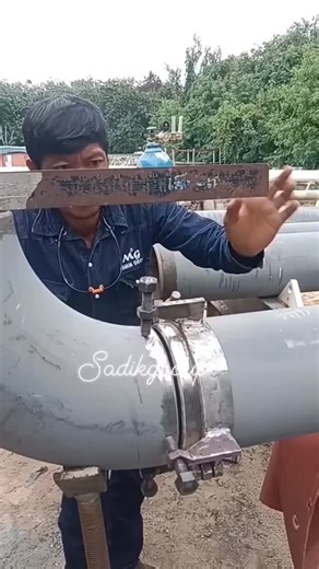 Jamie | Showing him how to do it with 2 squares is like handing a caveman a cigarette lighter. | Instagram