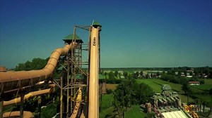 Adrenalina che scorre in tutto il corpo, e voi avete il coraggio di scendere sul nostro Captain Spacemaker? Con i suoi 42 metri di altezza, Spacemaker è lo scivolo più alto del mondo! Adrenaline that flows throughout the whole body, and you? Do you have the courage to go down on our Captain Spacemaker? With its 42 metres of height, Spacemaker is the highest slide in the world! | Caribe Bay