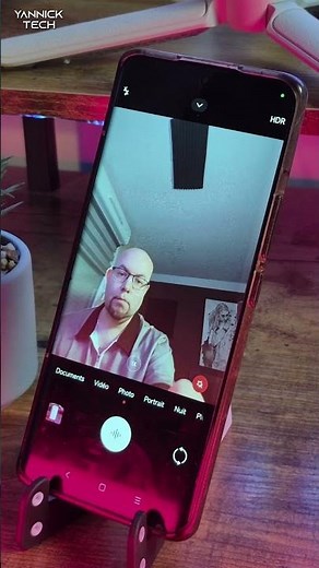 Xiaomi's trick for hands-free selfies ✋ #smartphone #tip #tech