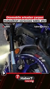 🔴 Otomobile arkadan çarpan motosiklet sürücüsü takla attı! ➥ Adana'da dönüş yapan otomobile arkadan çarpan motosiklet sürücüsü havada takla atıp düşerek yaralandı. Kaza anı başka bir motosiklet sürücüsünün kask kamerasına yansıdı. | Haber7