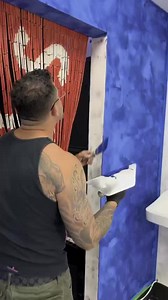 How to vid… how to do out side corners with Venetian Plaster, electric blue Marmorino, Exotic Style! @marmorinotools 💙 @exoticwallfinishes | Exotic Wall Finishes and Design