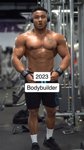 Lucas Dasilva I Online Coach 🇧🇷🇺🇸 on Instagram: "Comment “Coach” for my free training video on how you can look and feel 10-20 years younger in the next 90-180 days. Leave the ego out the door man. Lifting weights is amazing and I love it. But not in sacrifice of your ability to move well. #functional #functionaltraining #workoutmotivation #fitnessjourney #functional"