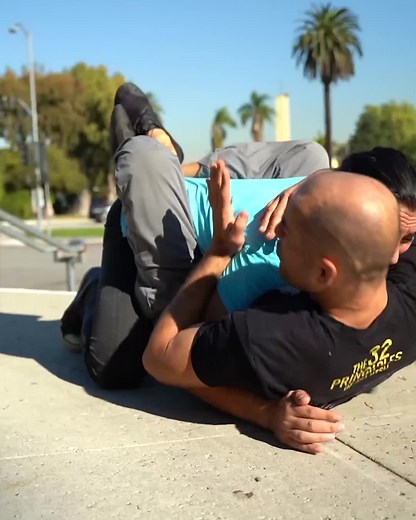 Never forget this: Overhooks for punch protection and underhooks for groin protection. 3 days left until we launch Gracie Combatives 2.0! GracieCombatives.com #jiujitsu #selfdefense #graciejiujitsu