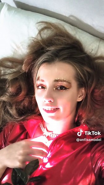 Captivating Bedroom Aesthetic with Color-Changing Rose