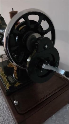 1929 Model 128 Singer Sewing Machine V #sewingmachine