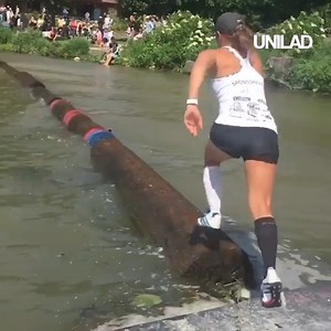 This woman's log running skills are so impressive! 😮🏃‍♀️ | LADbible New Zealand