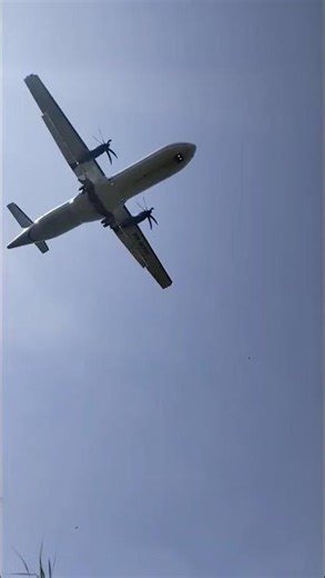atr-72 landing in vca