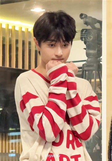 Baby Wave: An Adorable Moment Captured