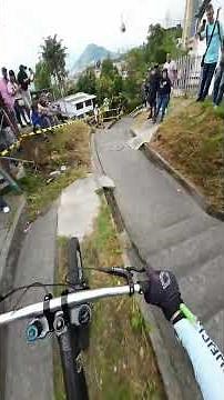 URBAN DOWNHIll MTB