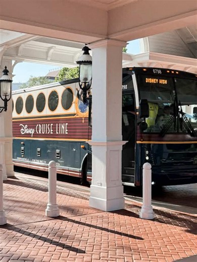Getting to your Disney Cruise the easy way? Let Disney handle it. 🚢 One of the perks many people don’t realize is that you can add Disney Cruise Line transportation from select Disney resorts straight to the cruise port. No rental cars, no figuring out directions, no stressing about parking at the port. You just hop on the Disney bus and let the magic continue. It’s comfortable, organized, and honestly one of the easiest ways to start your cruise vacation. Plus, there’s something fun about ridi