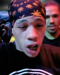🔥 « Paris Sous Les Bombes » : Un classique qui traverse les âges ! 🔥 Il y a 35 ans, NTM lâchait une hécatombe sur le rap français : Paris Sous Les Bombes. 💥💿 Un album qui a marqué toute une génération, porté par des titres légendaires comme La Fièvre, Tout n’est pas si facile ou encore Affirmative Action avec Nas. 🎤 Sorti en 1995, ce troisième opus de JoeyStarr et Kool Shen est un pur concentré de rage, de conscience et de technique. Entre critiques sociales tranchantes et punchlines devenu