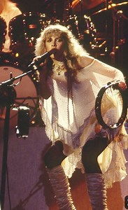 【Fleetwood Mac / Gypsy】和訳 解説 スティーヴィー・ニックスについてBack to Your Roots & Move Forward! | Lyra Sky