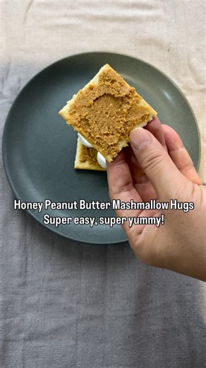 NATIONAL AZABU | ナショナル麻布 | Honey Peanut Butter Marshmallow Hugs🥜🍯😗🫶🏻 Ingredients: Crackers Honey peanut butter Marshmallows Instructions: Spread peanut butter... | Instagram