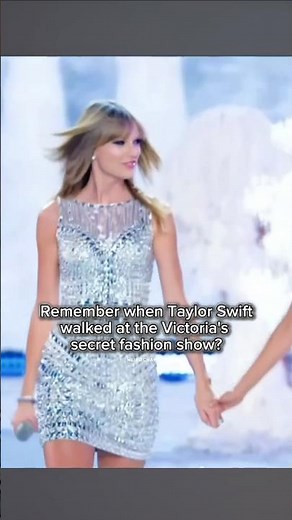 Taylor Swift's Catwalk on a fashion show! ✨
