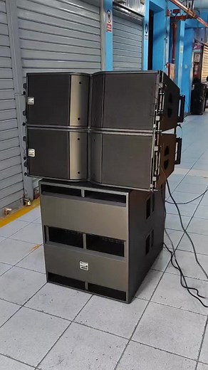 Sistema Line Array Amplificado STM y Sub Bajo JBL Vertec en Lima, Perú
