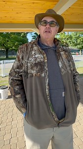 Caught up with trainer Tom Proctor this morning on the Oklahoma track in Saratoga 🎤🏇As someone who didn’t grow up in the game, I’m always in awe of the stories shared by the old-timers — the ones who learned from and admired greats like Charlie Whittingham and Allen Jerkens. These are the voices that shaped this sport. For me, this is what The Real Players Inside the Backstretch is all about — real people, real history, and real love for the game, from top to bottom. | The Real Players Inside 