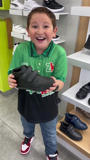 Zapatos Escolares de Velcro: Comodidad para Pequeños